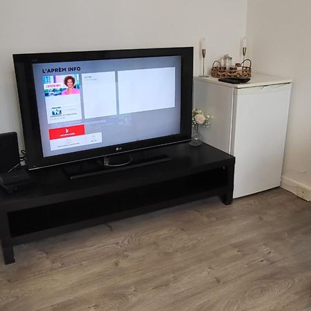 Apartamento Apparemment Parisien Exterior foto